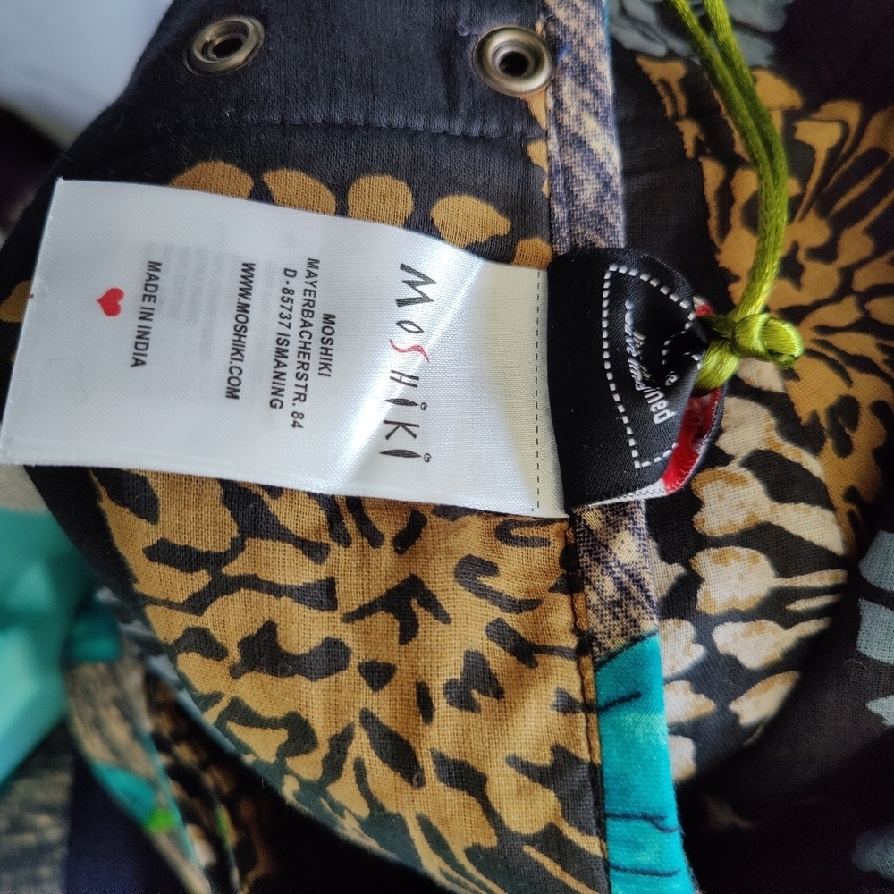Moshiki Reversible Adjustable Wrap Mini Skirt - Picture 7 of 8
